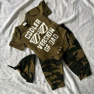 ❄️3/$15 Bundle & Save - 3-6 Month Baby Outfit Set